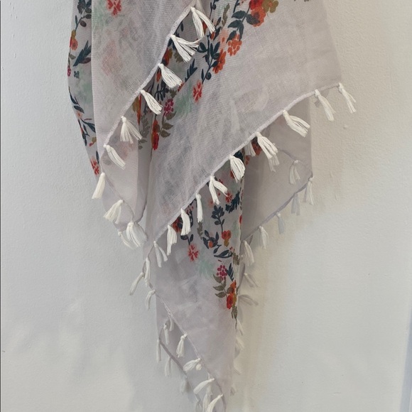 Floral Scarf with Tassels - Picture 3 of 5